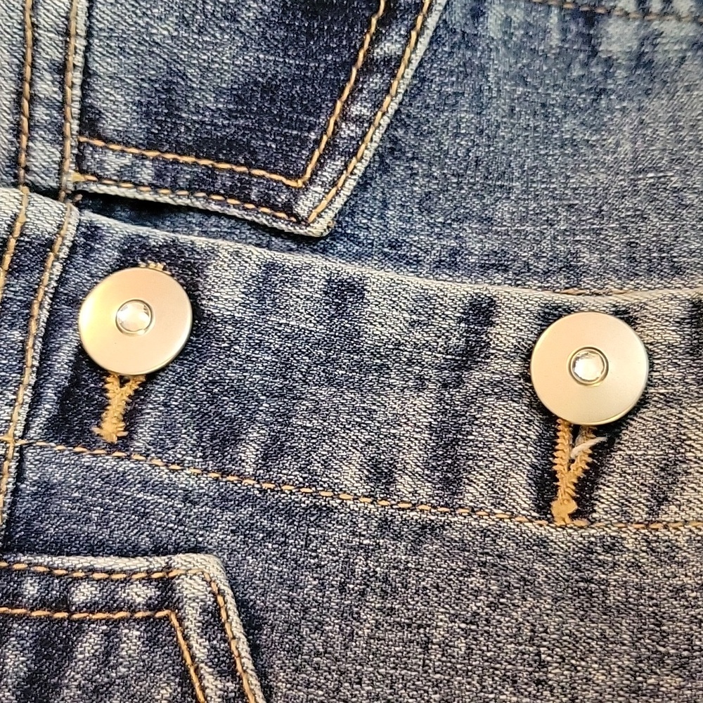 Cropped Jean Jacket - Picture 11 of 12